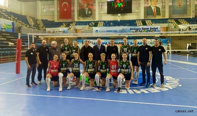 O iki siyasi isim, Voleybol karşılaşmasında bir araya geldi