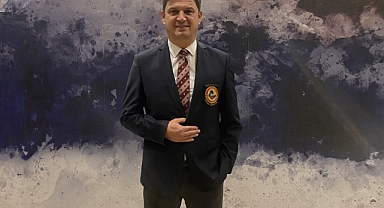 Uğur Kobaş Almanyada Şef hakem.  