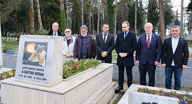 Ayhan, Hendek Ziyaretine Şehit Gaffar Okan'ın Kabrinden Başladı 