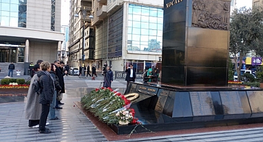 Baro Başkanı Yıldız Hocalı Soykırımı’nın yıl dönümünde Bakü’deki resmi törene katıldı 