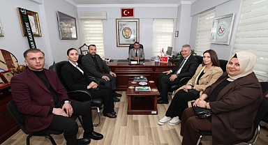 Başkan Adayı Çelik, El Emeği Ürünleri İnceledi 