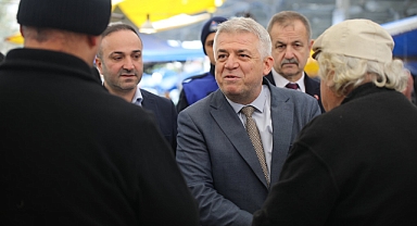 BAŞKAN ŞENGÜL PAZAR ESNAFINI GEZDİ 