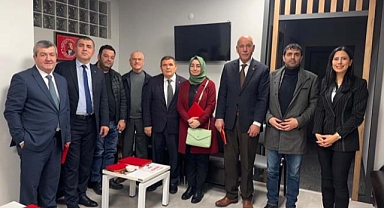 MHP Adapazarı'ndan meclis üyelerine plaket 