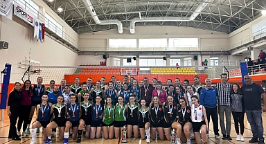 SUBÜ’den kadın ve erkek voleybolda ikincilik 