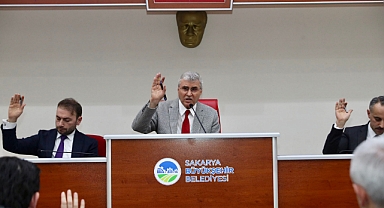 Yüce’den mecliste ‘hizmette rekor’ raporu: “20 projenin sözünü verip tam 10 katını Sakarya’ya kazandırdık” 