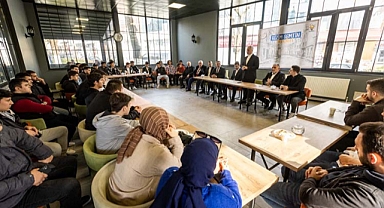 AK GENÇLİK CUMHUR İTTİFAKI ADAYI BABAOĞLU’NUN YANINDA 