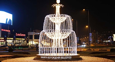 Büyükşehir Serdivan’ın kalbindeki o kavşağa ışık kattı 