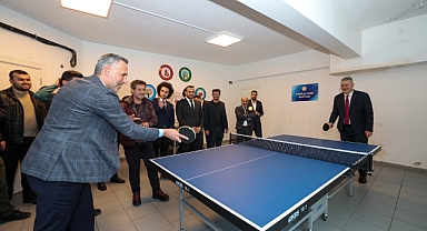 Çelik ve Tever Gençlik Merkezi’ni Ziyaret Etti 