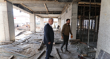 ERENLER’İN İLK KÜTÜPHANESİ YÜKSELİYOR 