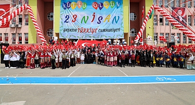 Alemdar miniklerin bayram coşkusuna ortak oldu “Gözlerinizdeki ışık hiç solmasın” 