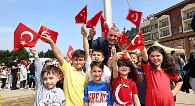 Serdivan Çocuk Şenliğine Yoğun İlgi 