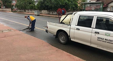 Akyazı’da sinek ve larva mücadelesi sürüyor   