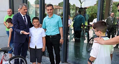 Alemdar SGM’de öğrencilerin mutluluğunu paylaştı