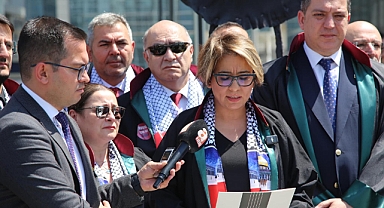 Baro Başkanları İsrail’in Ankara Büyükelçiliği önüne siyah çelenk bıraktı: Ortak bildiriyi Yıldız okudu 