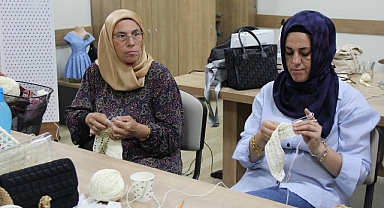 Engelsiz yüreklerin aileleri iplerle muhteşem işler çıkardı