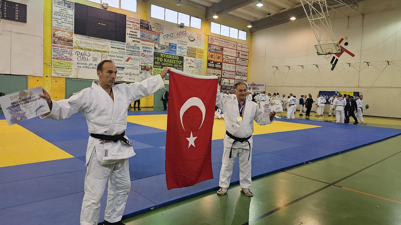 Akdemir Balkan Şampiyonu Oldu