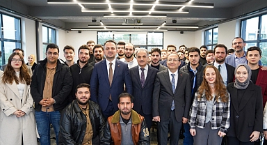 ‘Türkiye Yüzyılı Gençliğin Yüzyılı’ Konferansı Büyük İlgi Gördü 