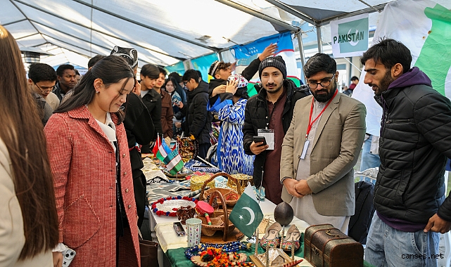 Uluslararası öğrenciler kültürlerini tanıttı