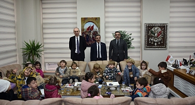 BAŞKAN ŞENOL DİNÇ MİNİKLERİ AĞIRLADI 