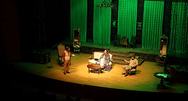 “Bir Adam Yaratmak” oyunu beğeni kazandı 