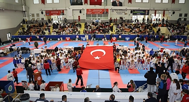 GAFFAR OKKAN’I ANMA ETKİNLİKLERİ KARATE TURNUVASI İLE SON BULDU 