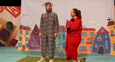 Gizemli bavul oyunu çocuklara keyifli anlar yaşattı 