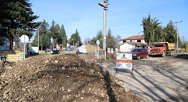 HENDEK’TE DOĞALGAZ ÇALIŞMALARI HIZ KESMEDEN DEVAM EDİYOR 