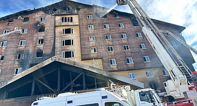 Sakarya itfaiyesi Kartalkaya'da yangına desteğe katıldı 