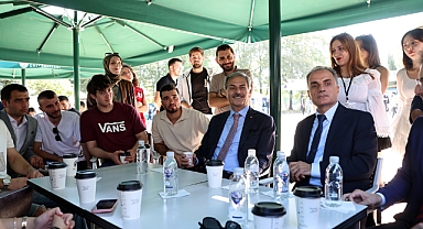 Yusuf Alemdar üniversite öğrencileriyle müjdeyi paylaştı