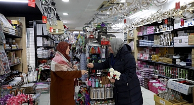 Büyükşehir yine yürekleri ısıttı: Kandilde bir karanfil, bir tebessüm… 