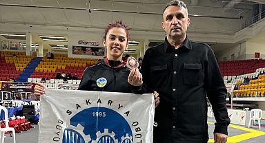 Büyükşehirli sporcu Tarakçı ay-yıldızlı bayrağı dalgalandıracak 