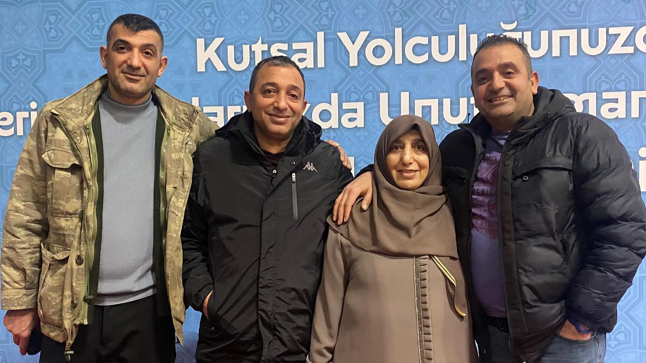 Mehmet Demir’in annesi Emine Demir Umre’ye uğurlandı