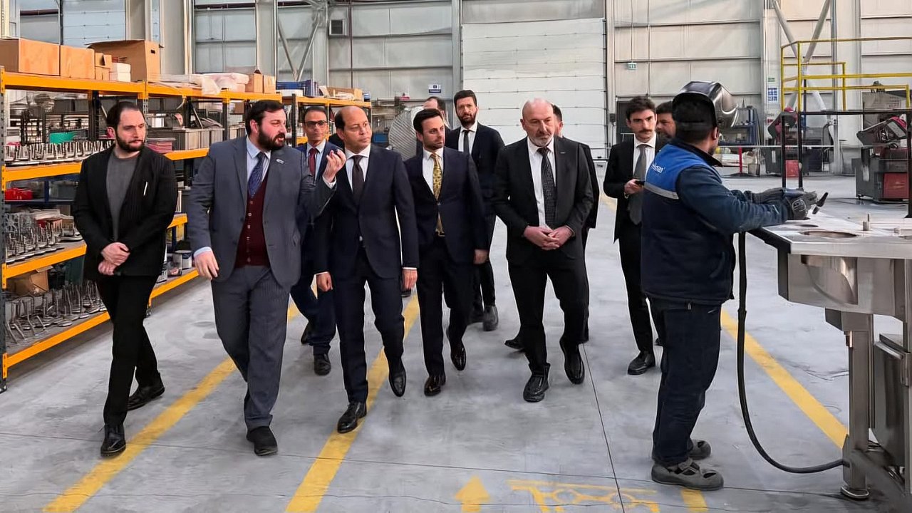 Mısır Büyükelçisi Amr Al-Hamamy, STK Makina ve Milkman Makina’yı ziyaret etti
