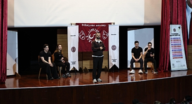 Serdivan’da Tiyatro Şöleni: “Lakırtı Sokağı” Büyük İlgi Gördü 