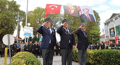 HENDEK’TE 19 EYLÜL GAZİLER GÜNÜ TÖRENLE KUTLANDI