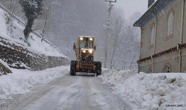 Hendek'te Kar Mesaisi: Belediye Ekipleri Yüksek Kesimlerde Teyakkuzda!