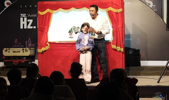 SERDİVAN’DA PERDE AÇILDI: KARAGÖZ VE HACİVAT MİNİKLERİ BÜYÜLEDİ!