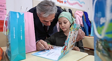 Başkan Alemdar Sapancalı Miniklerin Karne Heyecanına Ortak Oldu 
