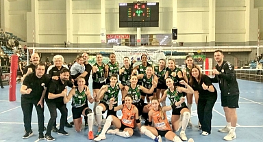 Filenin Sultanları Dolu Dizgin: Sakarya Voleybol Evinde Güldü!