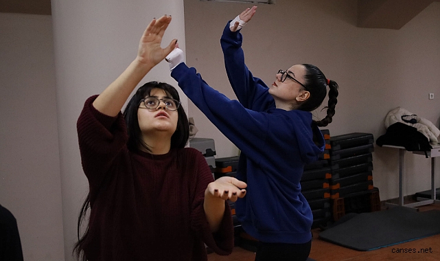 Genç Sahne Tiyatro Okulu Sakarya’da Gençliğin Sahnesi Oluyor