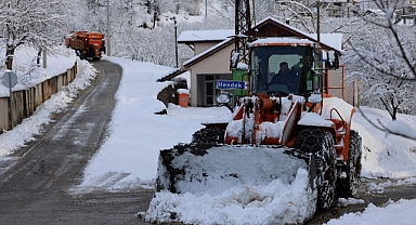 Hendek’te Kar Seferberliği: Yüksek Mahallelerde Ulaşıma Kar Engeli Yok!