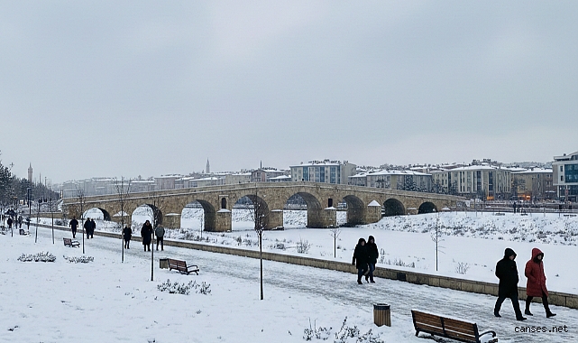 Sakarya'da Kar Alarmı: Sosyal Medya ve Meteoroloji Tek Ses!