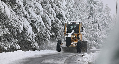 SAKARYA’DA KARLA MÜCADELE: 31 GRUP YOLU AÇILDI, EKİPLER TEYAKKUZDA!