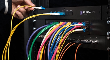 SAKARYA’NIN DİJİTAL DEVRİMİ: FİBER AĞLAR 500 KM’YE ULAŞTI, 5G YOLA ÇIKTI!