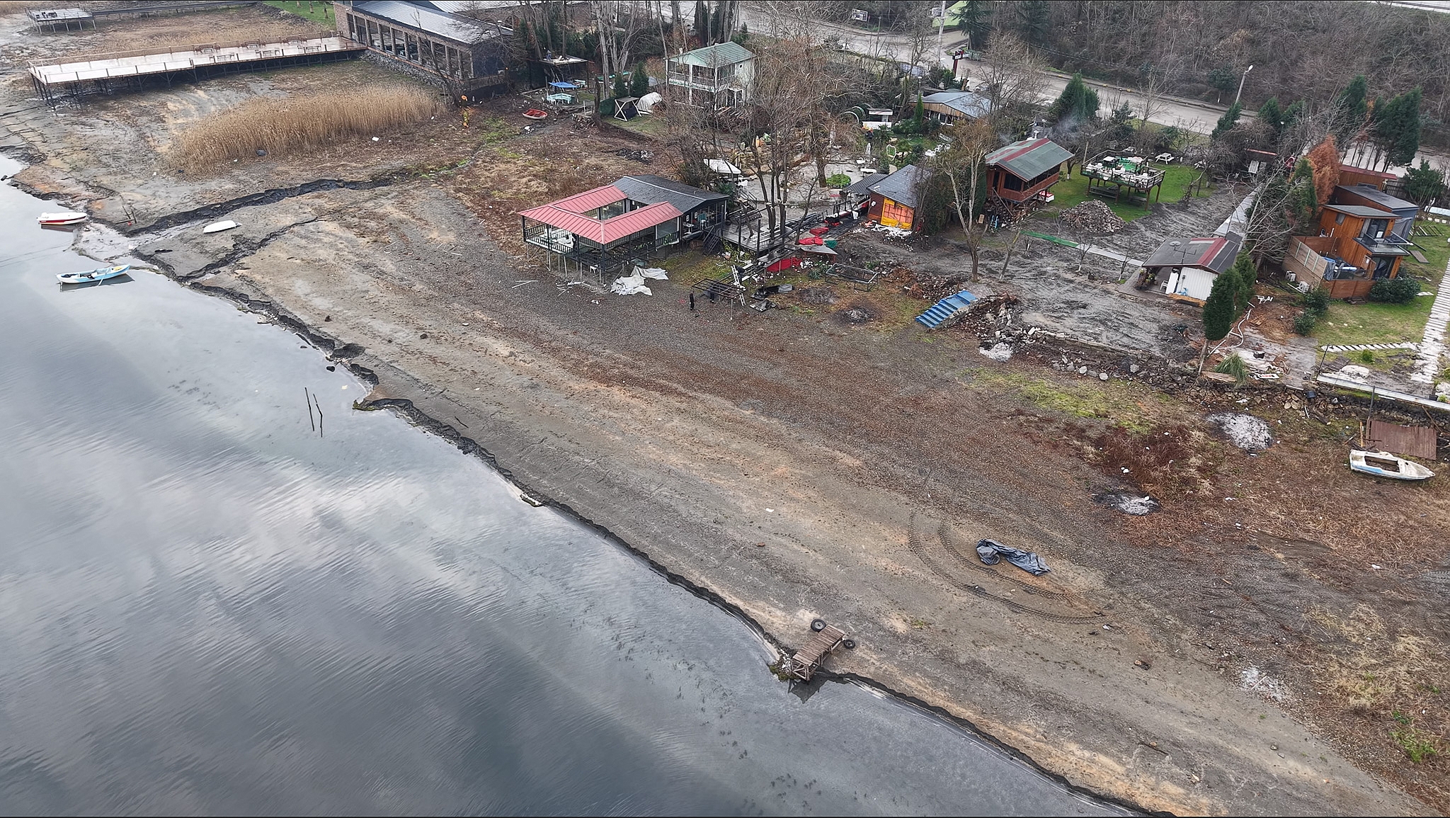 Sapanca Gölü’nde Kaçak Yapılar Kaldırılıyor: Yasal Süreç Başlıyor 