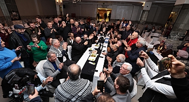 Serdivan'da Basın Zirvesi: Başkan Çelik'ten Gazetecilere Unutulmaz Sıra Gecesi! 