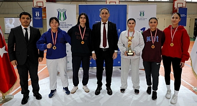 SUBÜ’DE ŞAMPİYONLAR KUPALARINA KAVUŞTU! Ayak Tenisi ve Futsal Turnuvalarında Nefes Kesen Final!