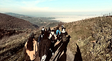 SUBÜ Gençliği Kırcaali’de Nefes Aldı: Hem Yürüdüler Hem Temizlediler!