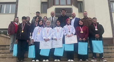 TARAKLI’NIN ŞAMPİYONLARI PROTOKOLLE BULUŞTU: HEM MUTFAKTA HEM BİLEKTE ZAFER!