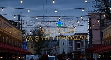 Sakarya’da Ramazan’ın Kalbi Kitap Sokağı’nda Atıyor: Kapılar Açıldı!